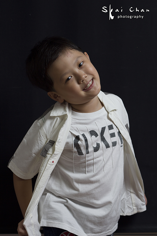 Indoor children photoshoot session with Dylan at Joyous Nails Seng Kang