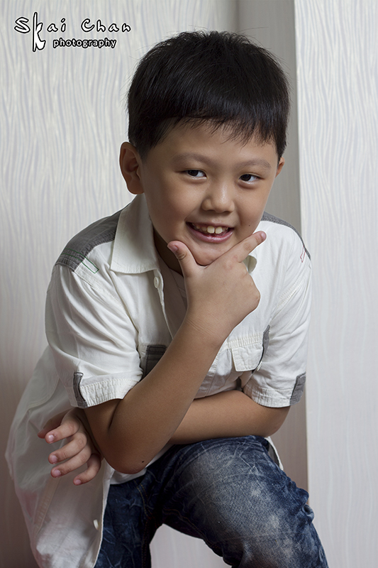 Indoor children photoshoot session with Dylan at Joyous Nails Seng Kang