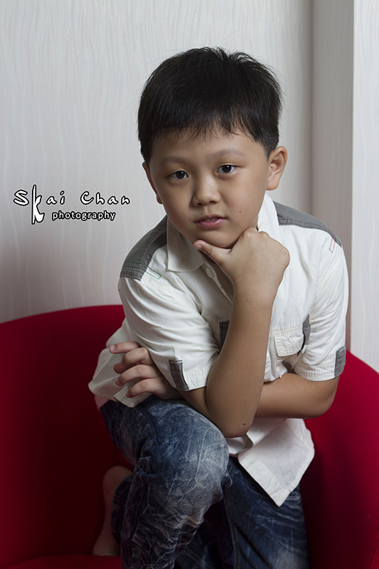 Indoor children photoshoot session with Dylan at Joyous Nails Seng Kang