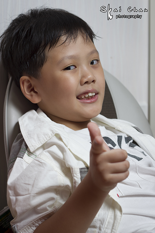 Indoor children photoshoot session with Dylan at Joyous Nails Seng Kang