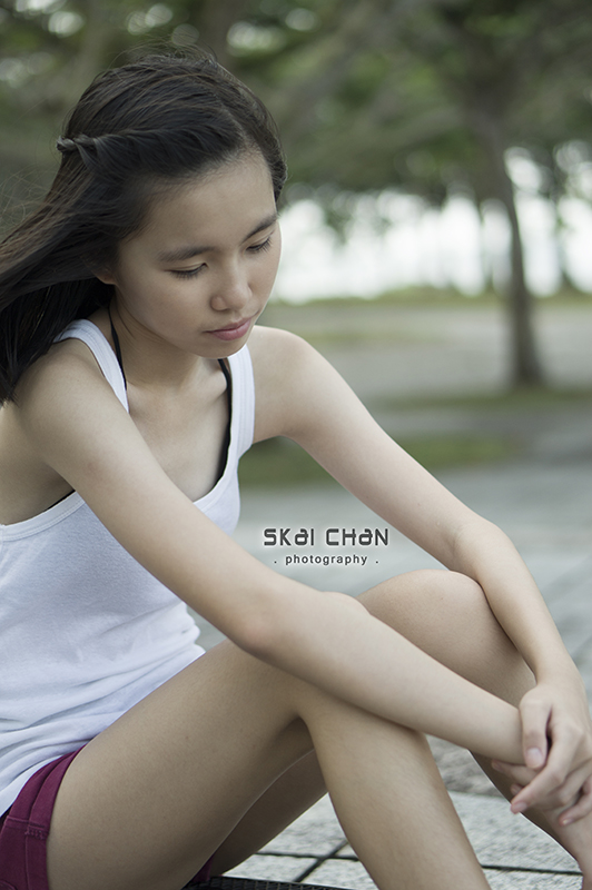 Lifestyle portrait photoshoot session with Vanessa Toh at Pasir Ris Park