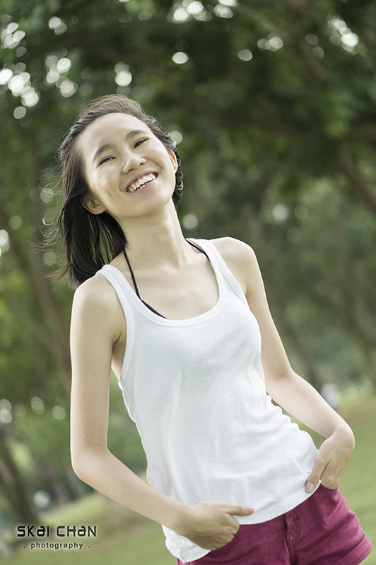 Lifestyle portrait photoshoot session with Vanessa Toh at Pasir Ris Park