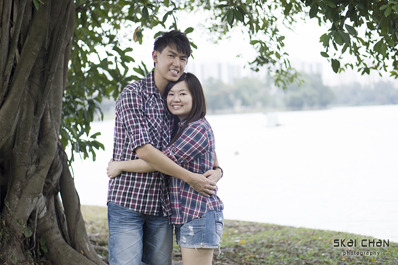 Creative and cute outdoor couple photoshoot session with Derrick and Ariel at Jurong Lake Gardens