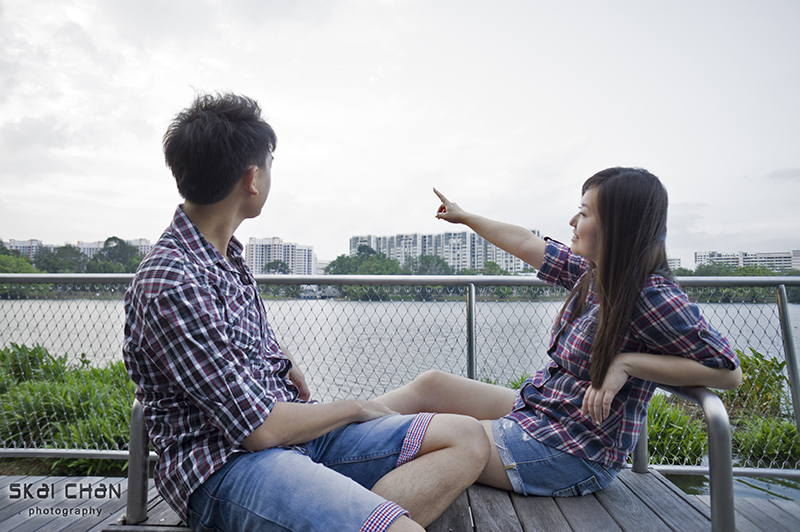 Creative and cute outdoor couple photoshoot session with Derrick and Ariel at Jurong Lake Gardens