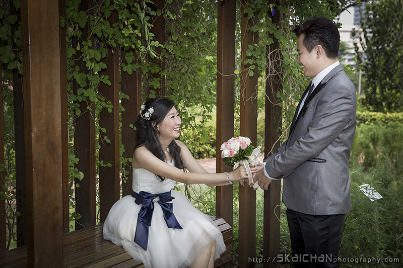 Pre-Wedding photoshoot session with Peter and Peiwei at Registries of Marriages Singapore, Fort Canning Park