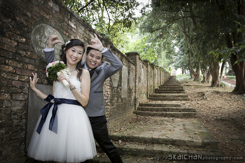 Pre-Wedding photoshoot session with Peter and Peiwei at Registries of Marriages Singapore, Fort Canning Park