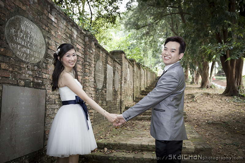 Pre-Wedding photoshoot session with Peter and Peiwei at Registries of Marriages Singapore, Fort Canning Park