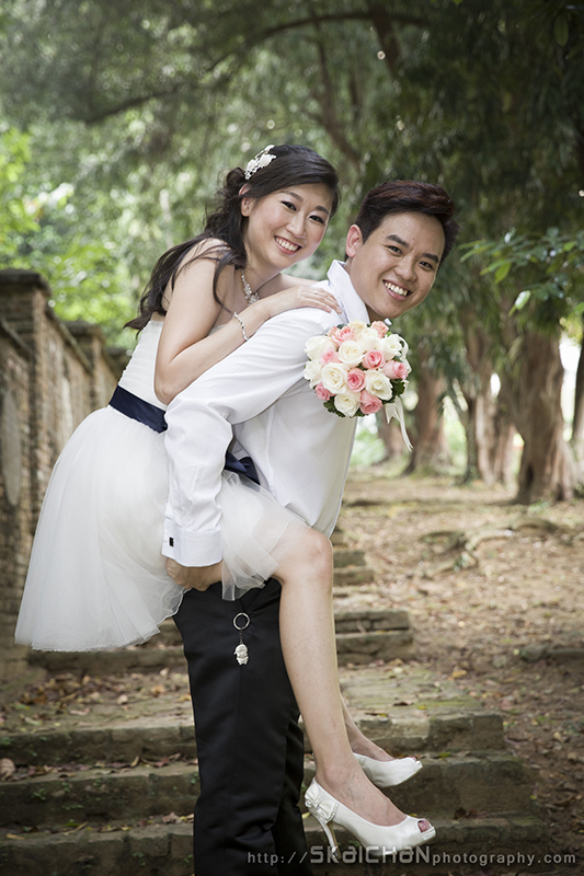 Pre-Wedding photoshoot session with Peter and Peiwei at Registries of Marriages Singapore, Fort Canning Park