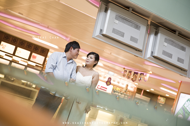 Pre-Wedding photoshoot session with Terry & Lynwen at Changi Airport