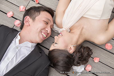 Outdoor Casual Prewedding Photoshoot - Couple: Ryan & Yuanzhi @ Marina Bay Sands (MBS) & Gardens by the Bay