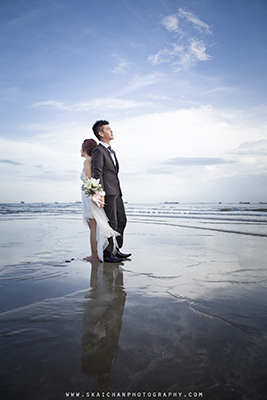 Outdoor Beach Pre-wedding Photoshoot - Couple: David & Jess @ Beach, East Coast Park (ECP)