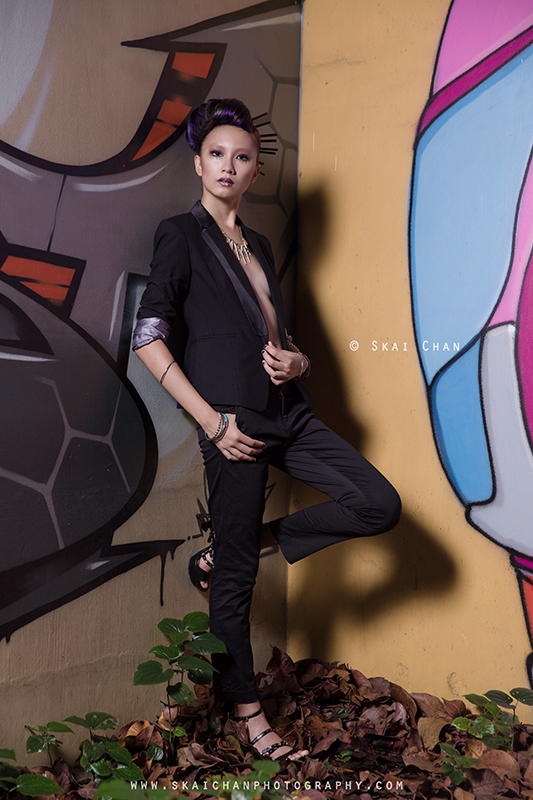 Night fashion photoshoot session with Tan Rou Ying at Haji Lane