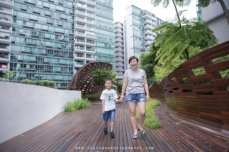 Outdoor family photoshoot session with James, Cherlyn & Isaac @ The Minton