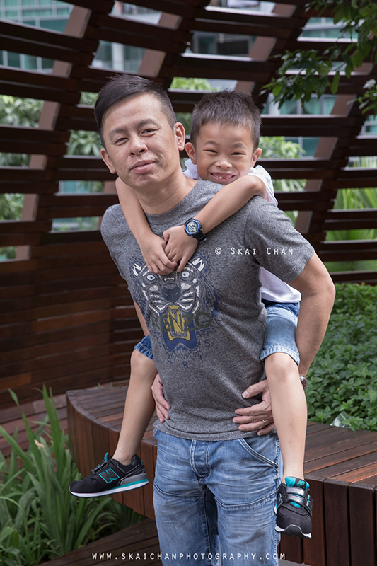 Outdoor family photoshoot session with James, Cherlyn & Isaac @ The Minton