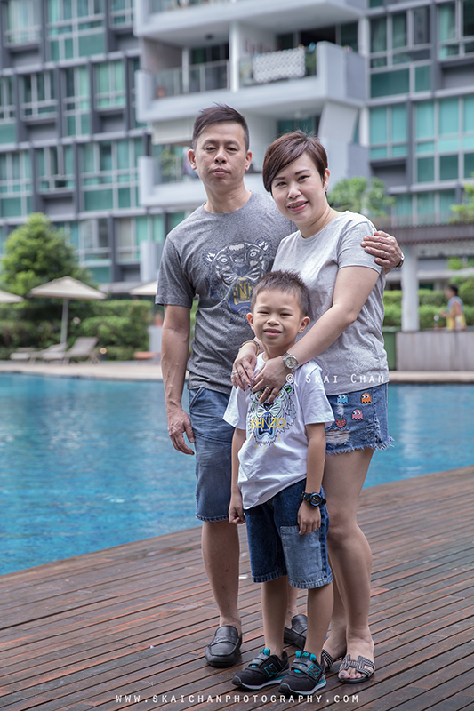 Outdoor family photoshoot session with James, Cherlyn & Isaac @ The Minton