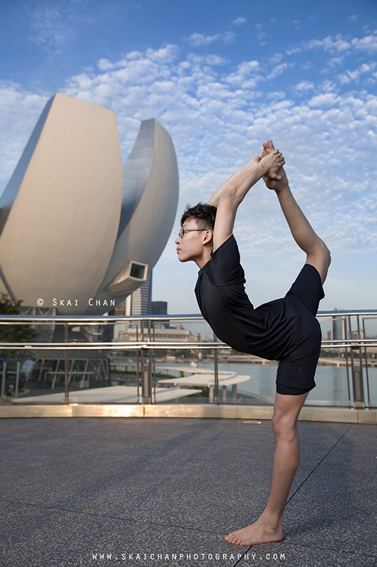 Outdoor Yoga portrait photoshoot session with Bai Jia Wang at Helix Bridge