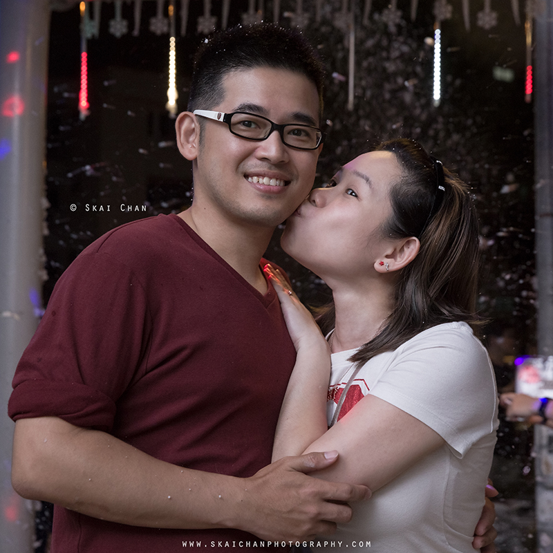 Christmas themed night couple photoshoot session with Kaidi & Ivy at Marsiling