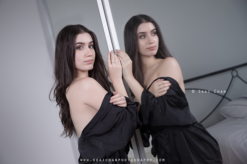 Bedroom boudoir photoshoot session with Leila Barrick