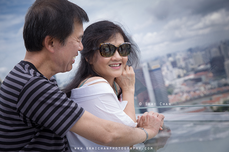 Outdoor casual couple photoshoot session with Michael & Kimli at Marina Bay Sands (MBS) hotel