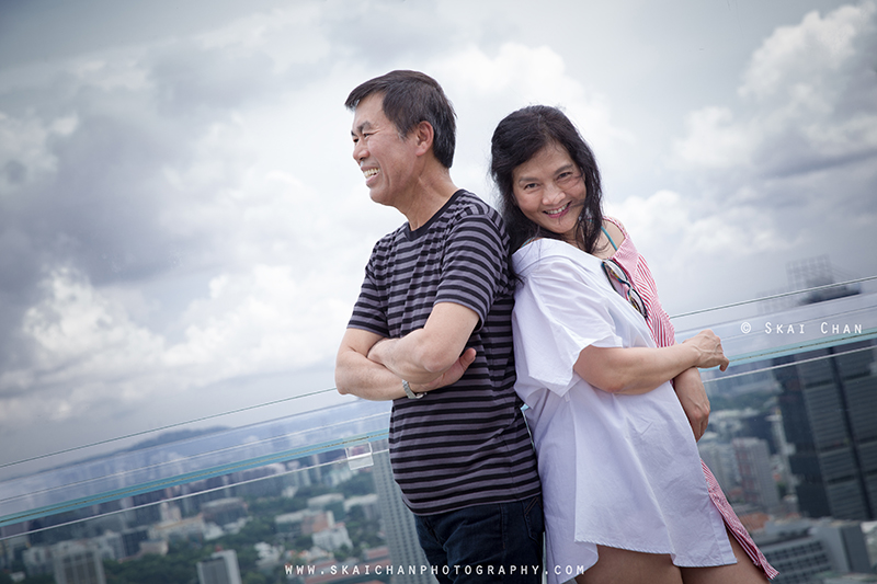 Outdoor casual couple photoshoot session with Michael & Kimli at Marina Bay Sands (MBS) hotel