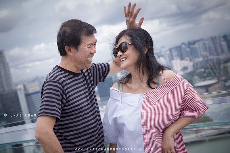Outdoor casual couple photoshoot session with Michael & Kimli at Marina Bay Sands (MBS) hotel