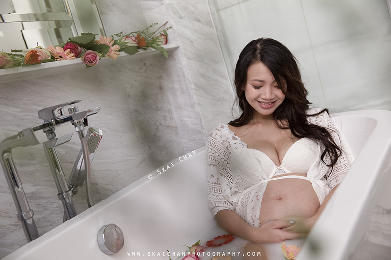 Maternity boudoir milk bath portrait photoshoot session with Eva at Hotel Fort Canning