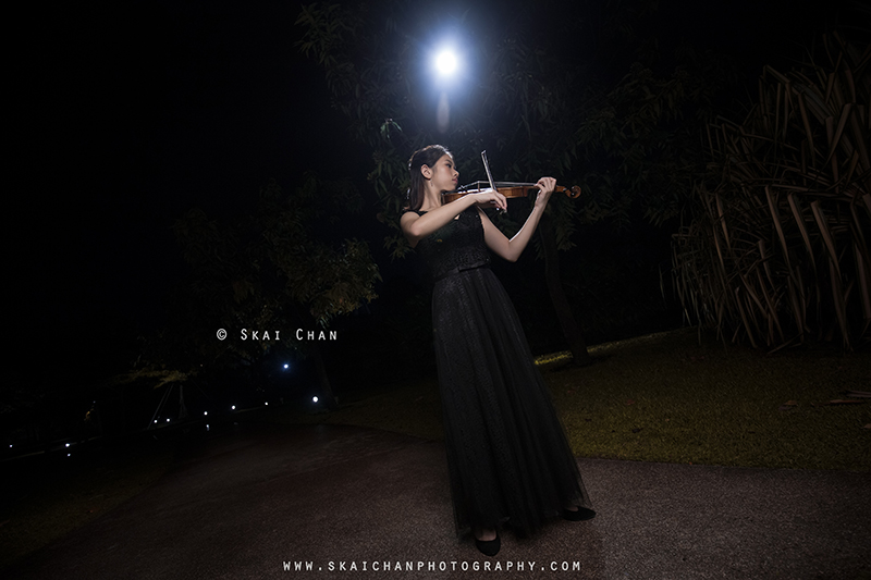 Night violin portrait photoshoot session with Ha Eun at Gardens by the Bay East