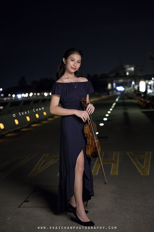 Night violin portrait photoshoot session with Ha Eun at Marina Bridge