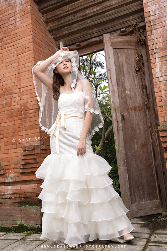 Bridal photoshoot session with Hilary at Gillman Barracks