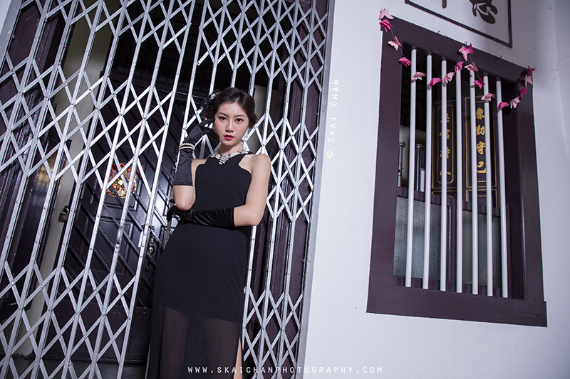 Vintage themed retro style night photoshoot session with Hilary at Amoy Street