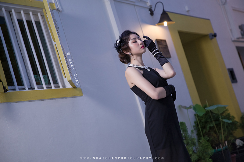 Vintage themed retro style night photoshoot session with Hilary at Ann Siang Hill Park (back alley)