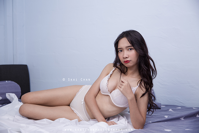 Boudoir portrait photoshoot session with Rina at Tanjong Pagar