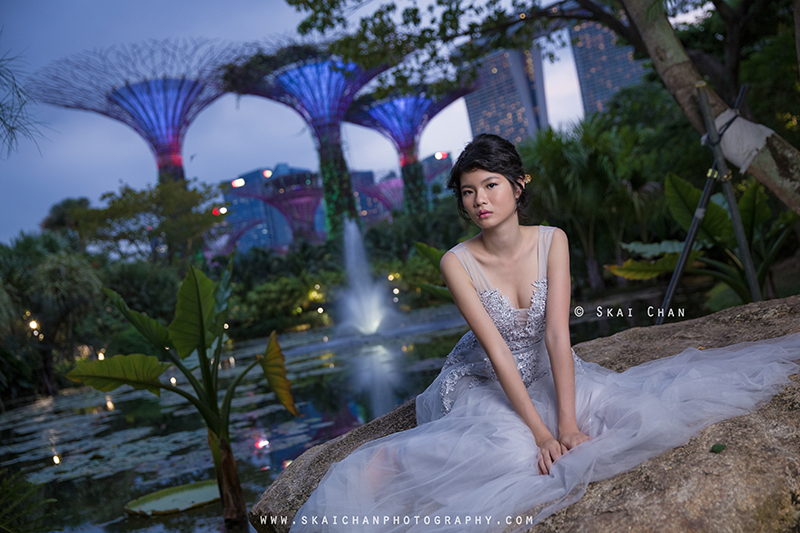 bridal photography at water lily pond, gardens by the bay