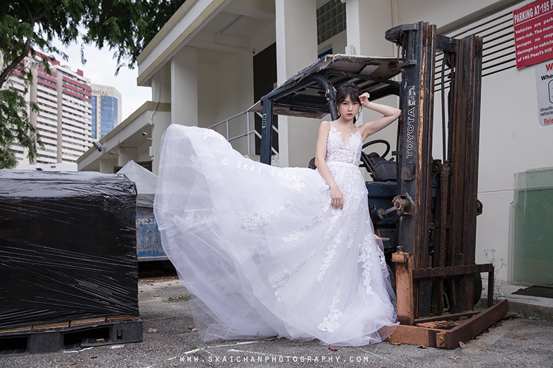 Bridal photoshoot session with Hilary at Pearl's Hill Terrace