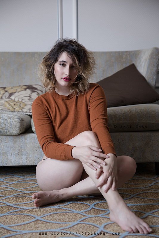 Hotel couch boudoir photoshoot session with Bianca Pietersz at InterContinental Singapore