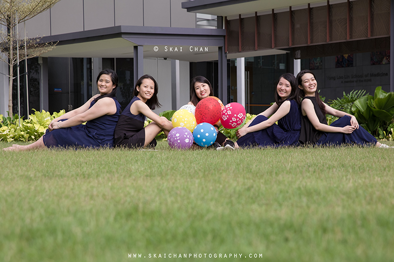 Friends portrait photoshoot session with Delphine & friends Seto at National University of Singapore (NUS)