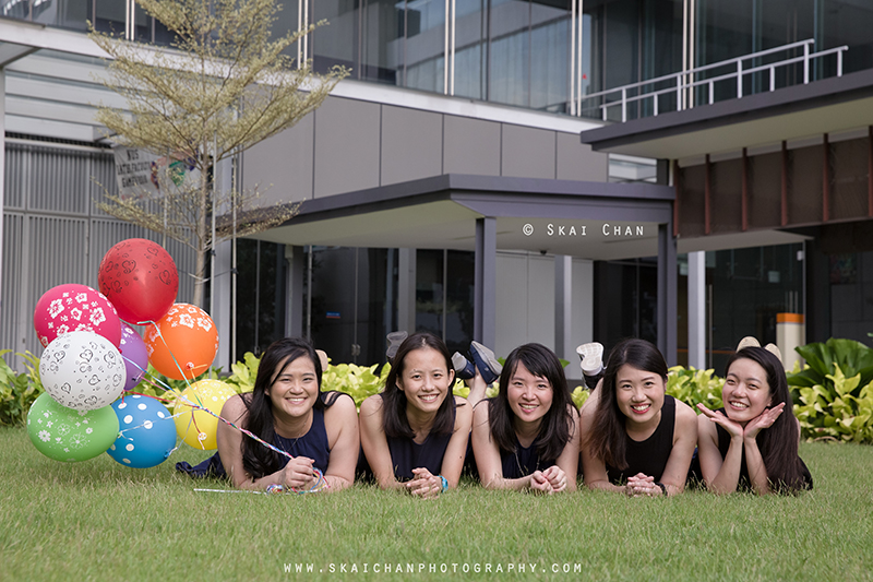 Friends portrait photoshoot session with Delphine & friends Seto at National University of Singapore (NUS)