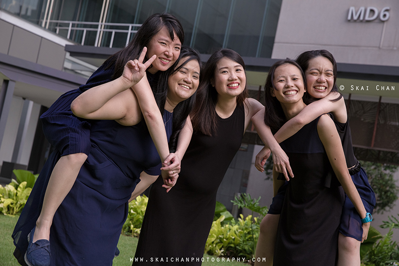 Friends portrait photoshoot session with Delphine & friends Seto at National University of Singapore (NUS)
