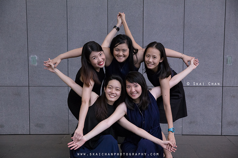 Friends portrait photoshoot session with Delphine & friends Seto at National University of Singapore (NUS)