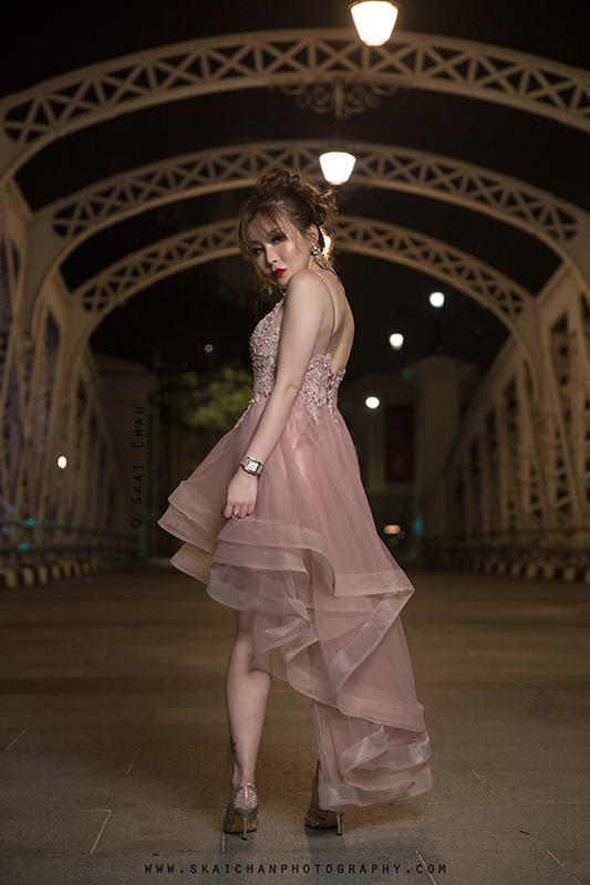 Night fashion portrait photoshoot session with Audrey Chen at Anderson Bridge at Fullerton Road