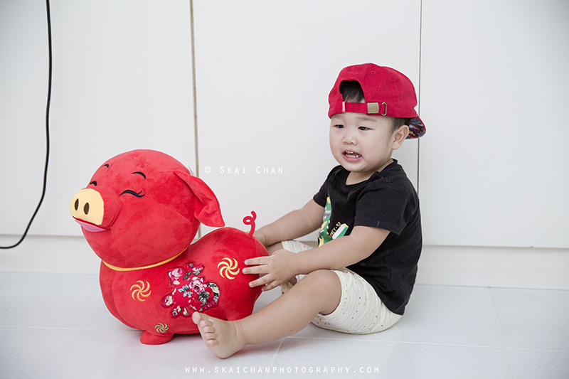 Indoor children photoshoot session with Nicholas Chan Jun En at home