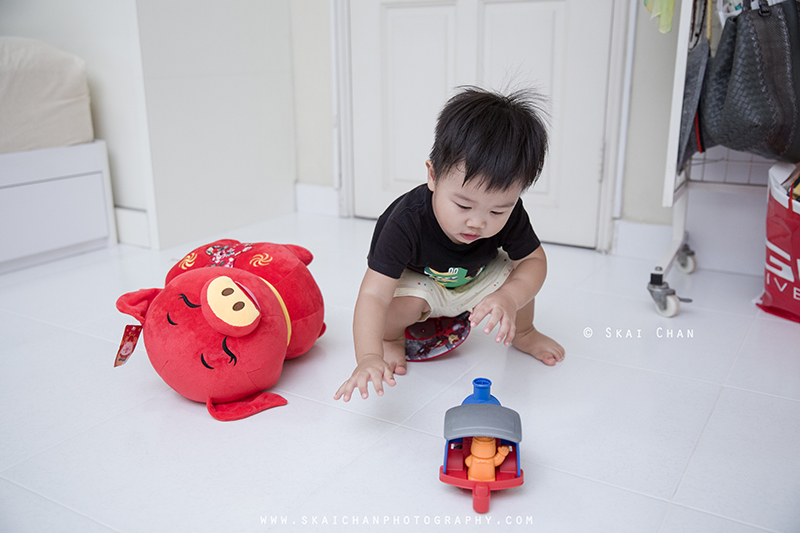 Indoor children photoshoot session with Nicholas Chan Jun En at home