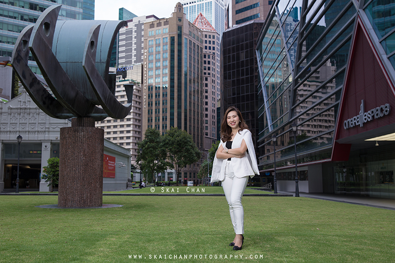 Corporate portrait photoshoot session with Ratna Juita at Raffles Place Park & Boat Quay