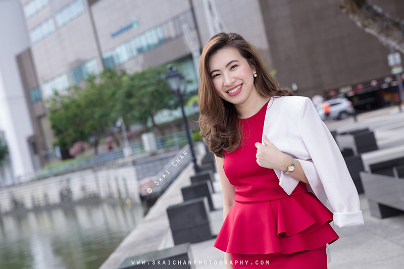 Modern corporate portrait photoshoot session with Ratna Juita at Boat Quay