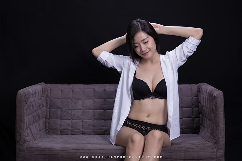 Studio boudoir photoshoot session with Huiqing at Tanjong Pagar (photography studio)
