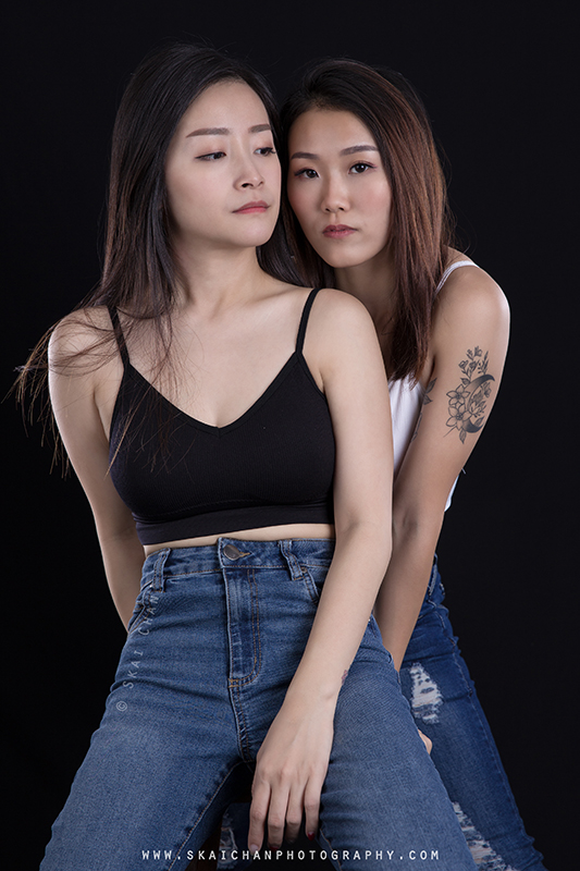 Edgy friends / sisters themed photoshoot session with Huiqing and Jasmine Tan at Tanjong Pagar (photography studio)