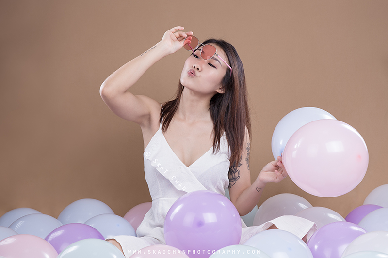 Cute balloon themed photoshoot session with Jasmine Tan at Tanjong Pagar (photography studio)