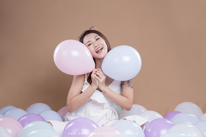 Cute balloon themed photoshoot session with Jasmine Tan at Tanjong Pagar (photography studio)