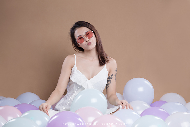 Cute balloon themed photoshoot session with Jasmine Tan at Tanjong Pagar (photography studio)