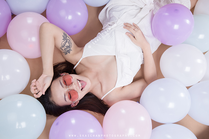 Cute balloon themed photoshoot session with Jasmine Tan at Tanjong Pagar (photography studio)